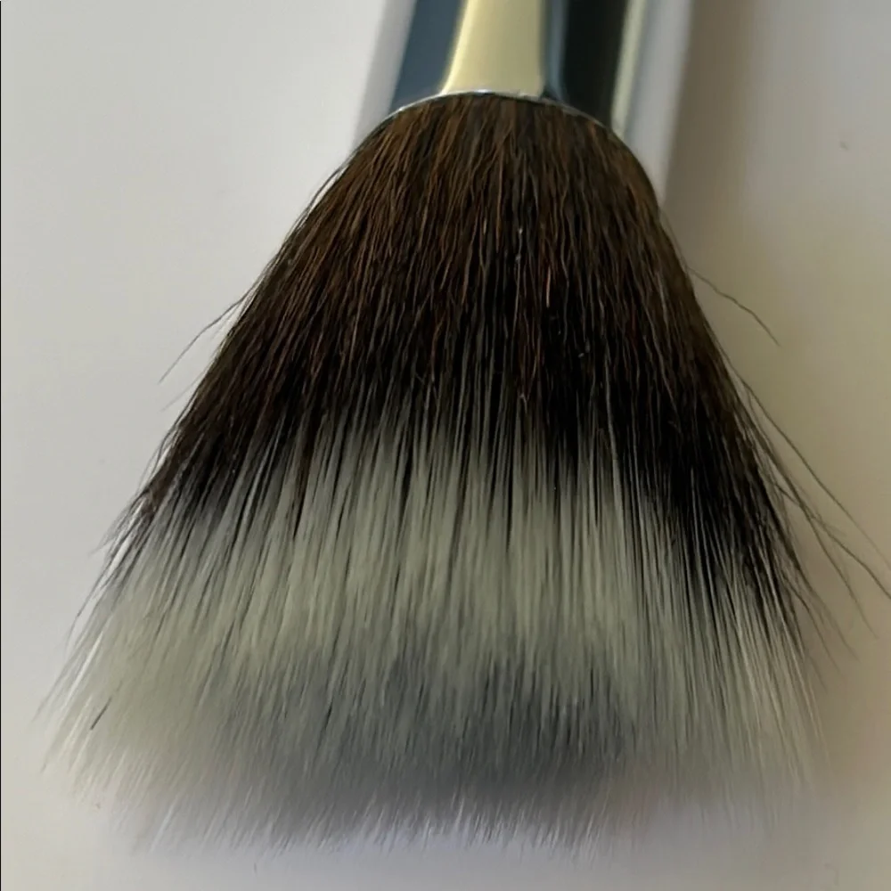 bareMinerals 2-in-1 Finishing Face & Eye Brush - Black and Silver